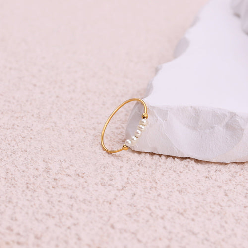 Mini Pearl Ring
