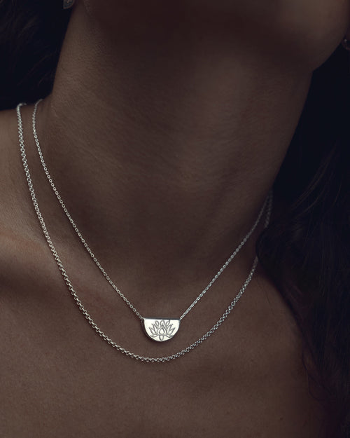 White Gold Vermeil Lotus Short Necklace