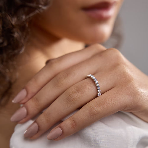 Round Lab Grown Diamond Prong Set Wedding Band