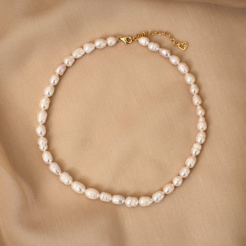 Embrace Modern Elegance with Our Bold Pearl Necklace
