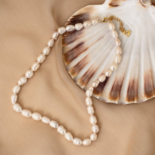 Embrace Modern Elegance with Our Bold Pearl Necklace