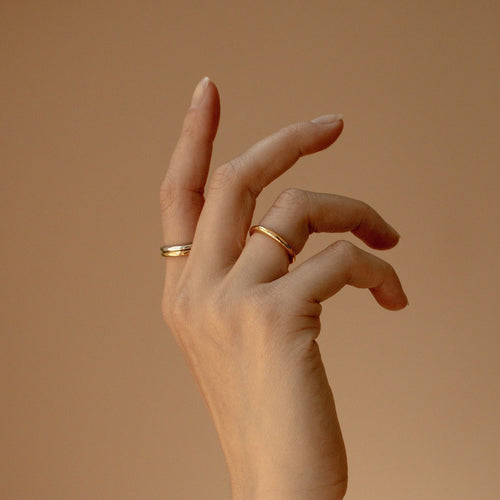 Delicate Knuckle Ring: Minimalist Beauty