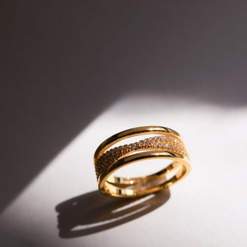 Elegant Sparkle: Amani Twist Ring