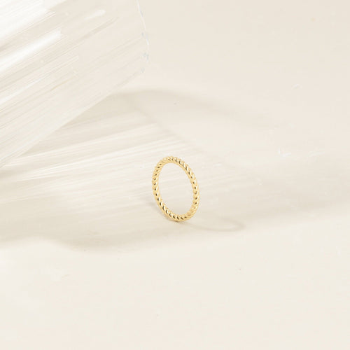 Lea Twisted Band Ring