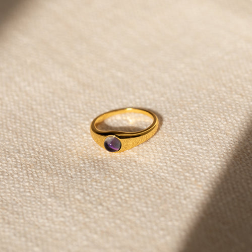Subtle Elegance: Mini Signet Mood Ring