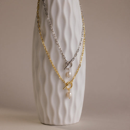 Paperclip Pearl Toggle Necklace