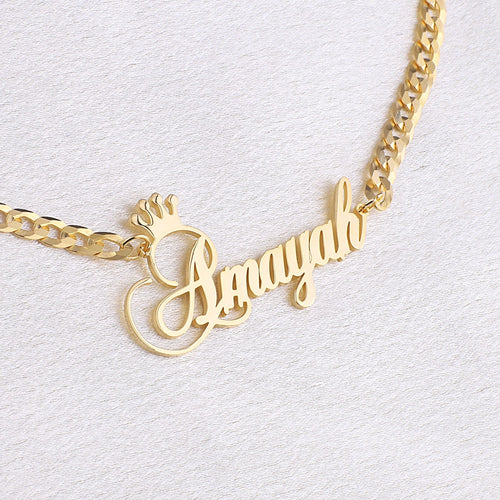 The Queen Name Necklace