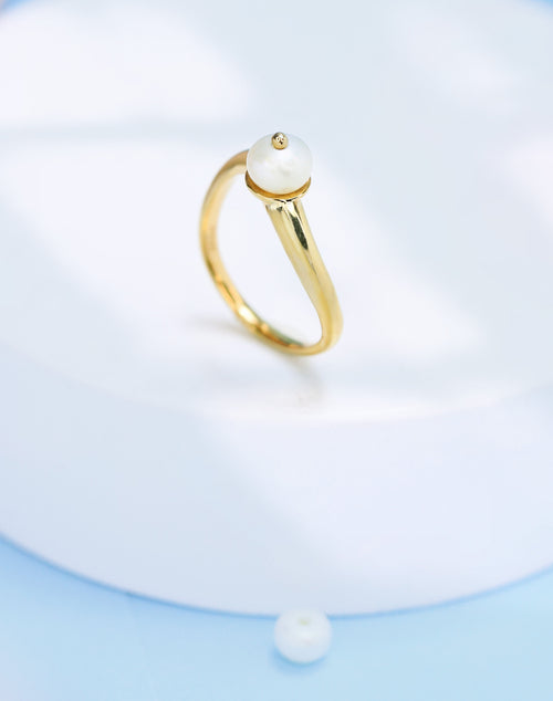Classic Pearl Ring