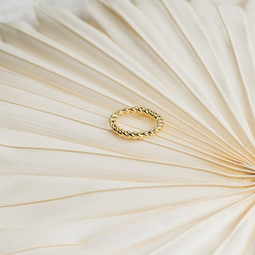 Tia Thick Twist Ring