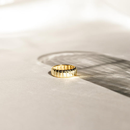 Audrey Simple Statement Ring