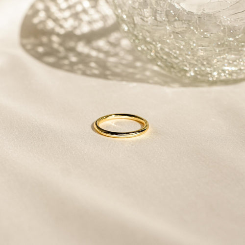 Delicate Knuckle Ring: Minimalist Beauty