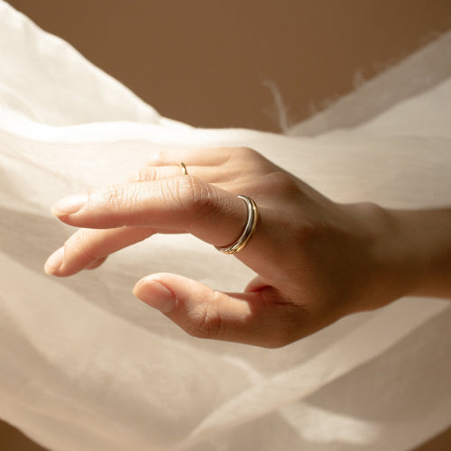 Delicate Knuckle Ring: Minimalist Beauty