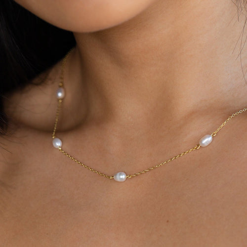 Anna Pearl Necklace