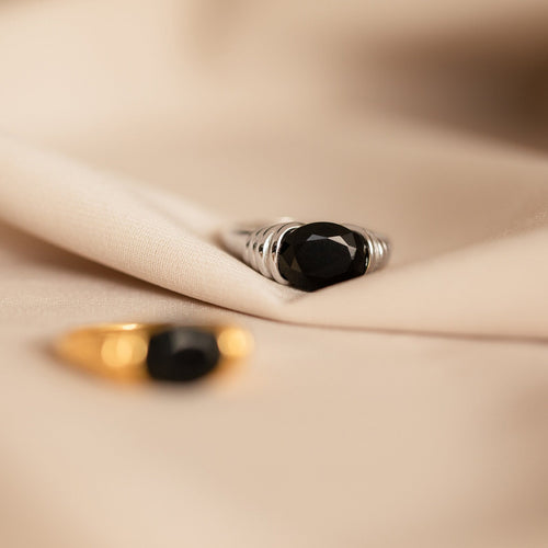 Dusk Signet Ring with Black Onyx Stone