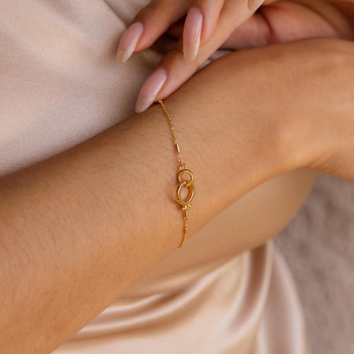 Hinged Circle Pendant Bracelet