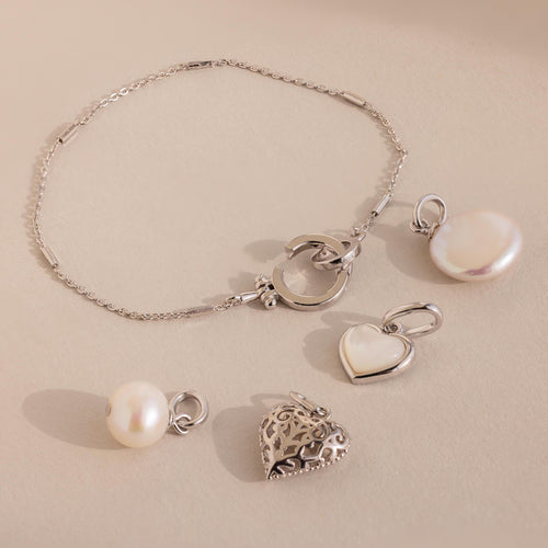 Hinged Circle Pendant Bracelet