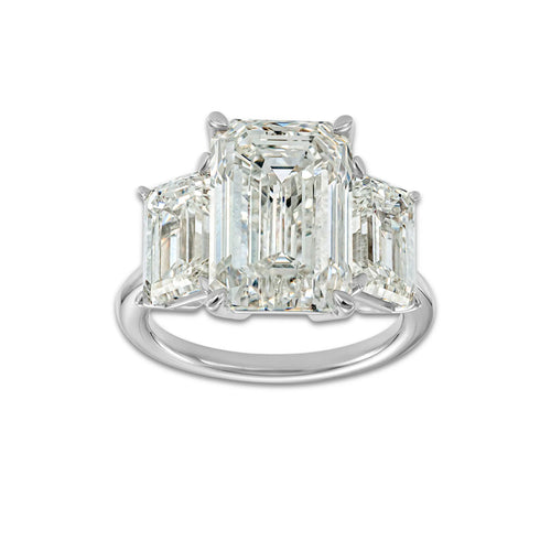 Seville Ring 18K White Gold, E, VS1 | IGI Certified, 8 ct Center